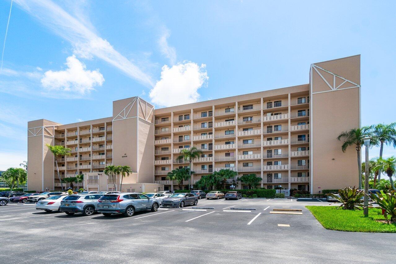 6866 Huntington Lane 205