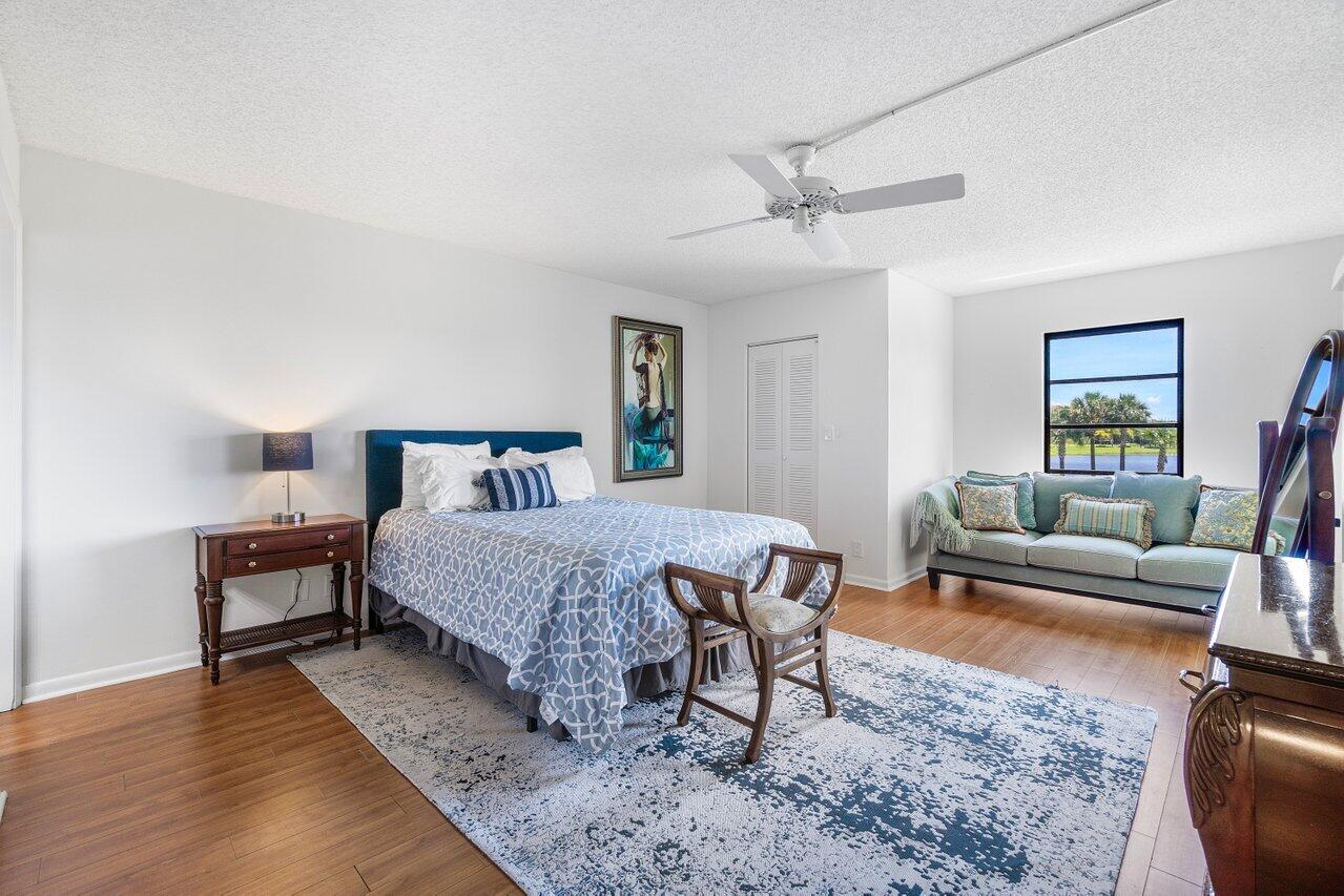 6866 Huntington Lane 205