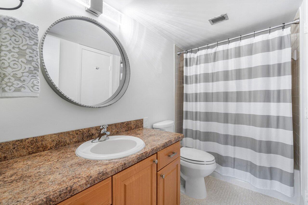 6866 Huntington Lane 205