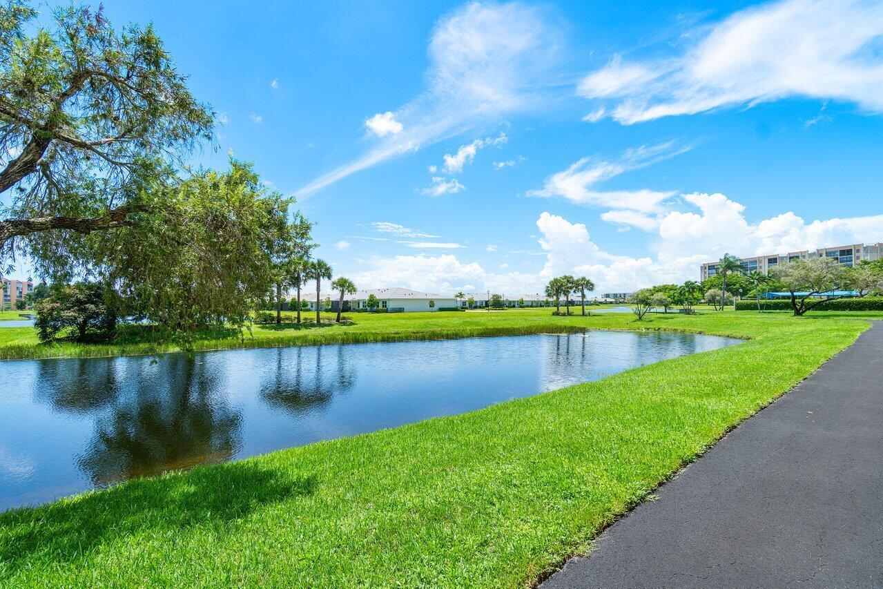 6866 Huntington Lane 205