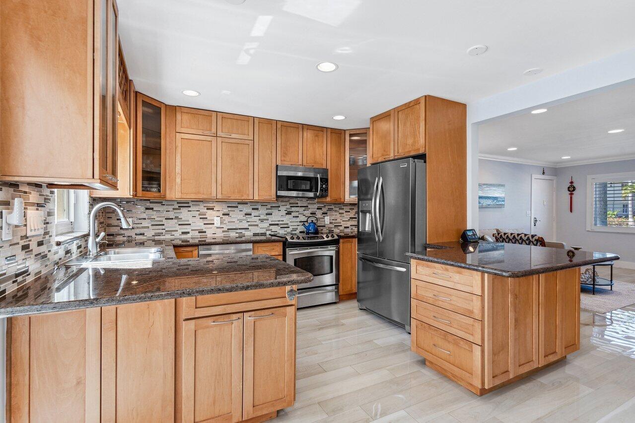 1024 Bel Air Drive 2