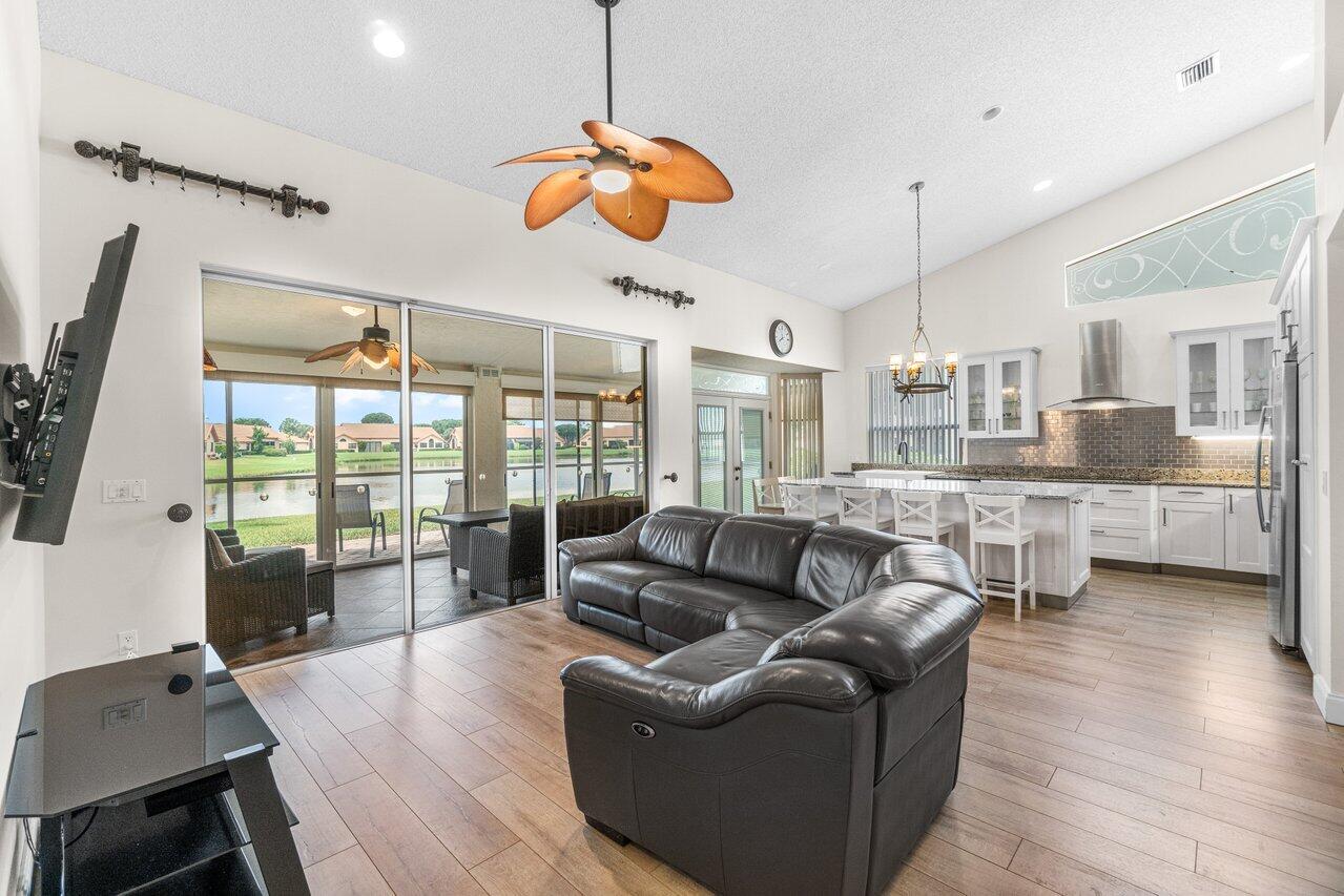 7215 Ashford Lane