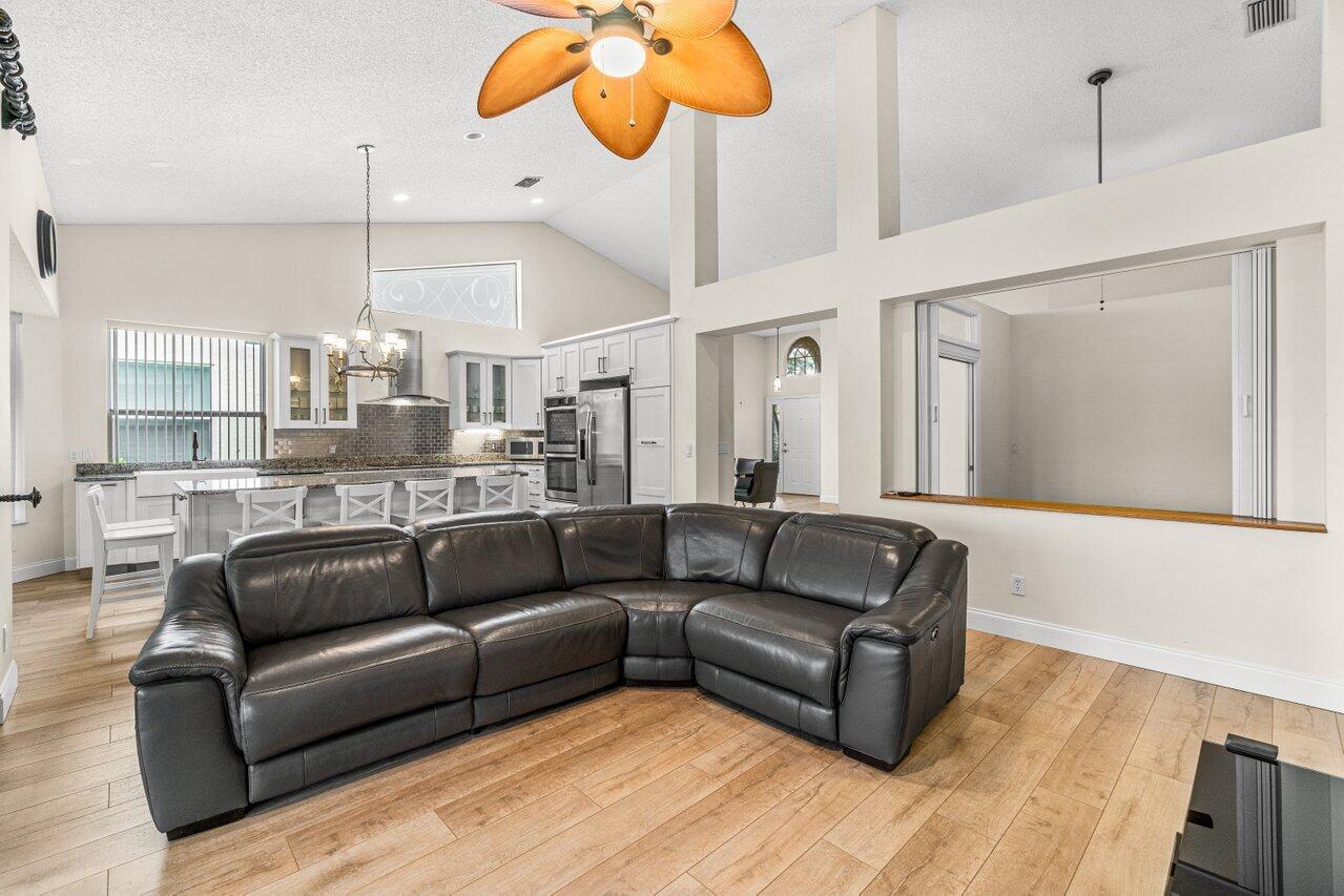 7215 Ashford Lane
