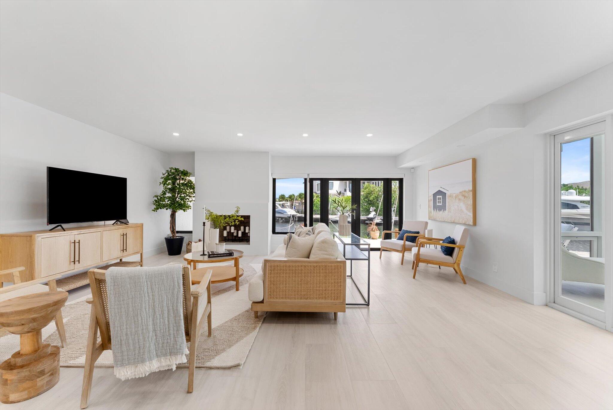 1013 Bel Air Drive 1