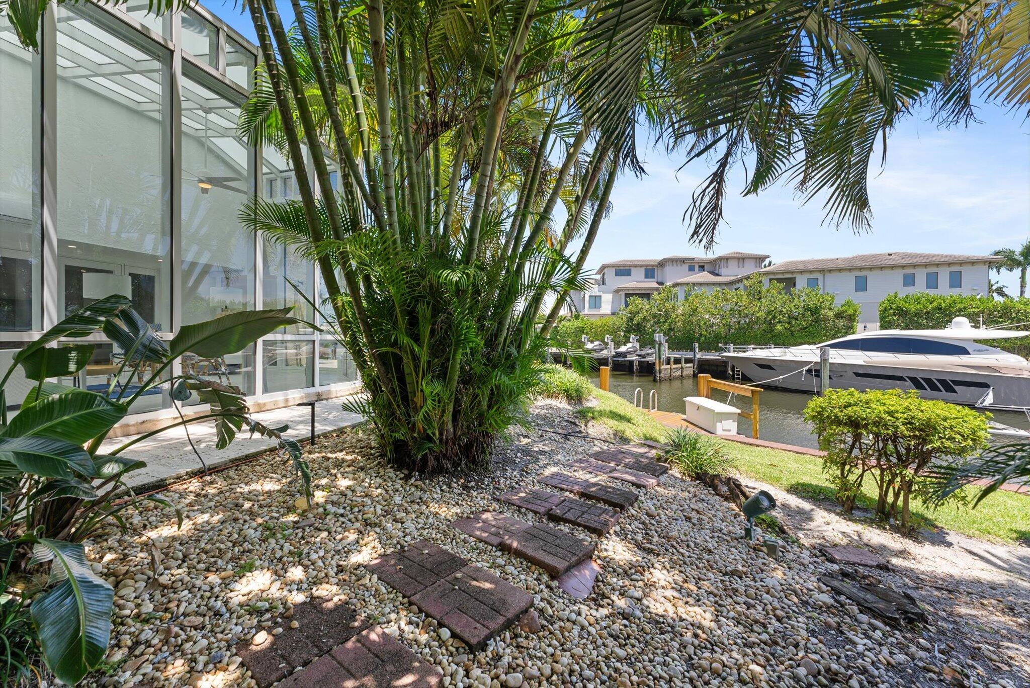 1013 Bel Air Drive 1