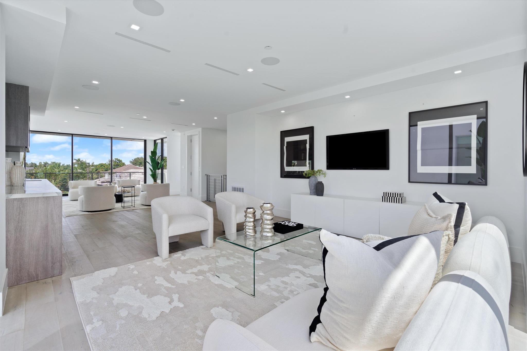 1066 Del Harbour Drive