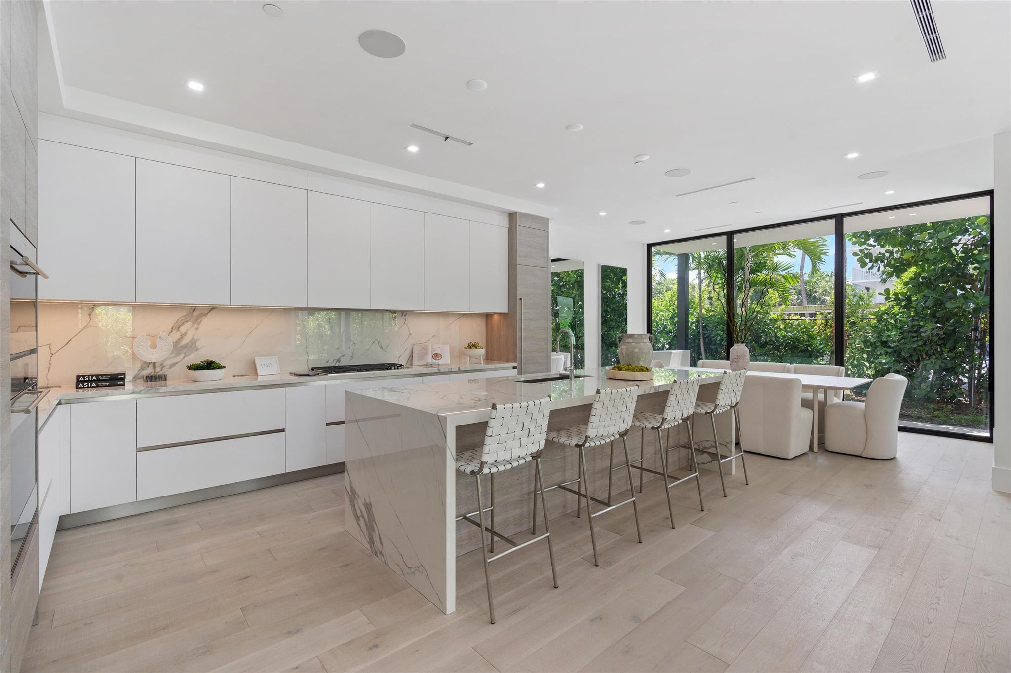 1066 Del Harbour Drive