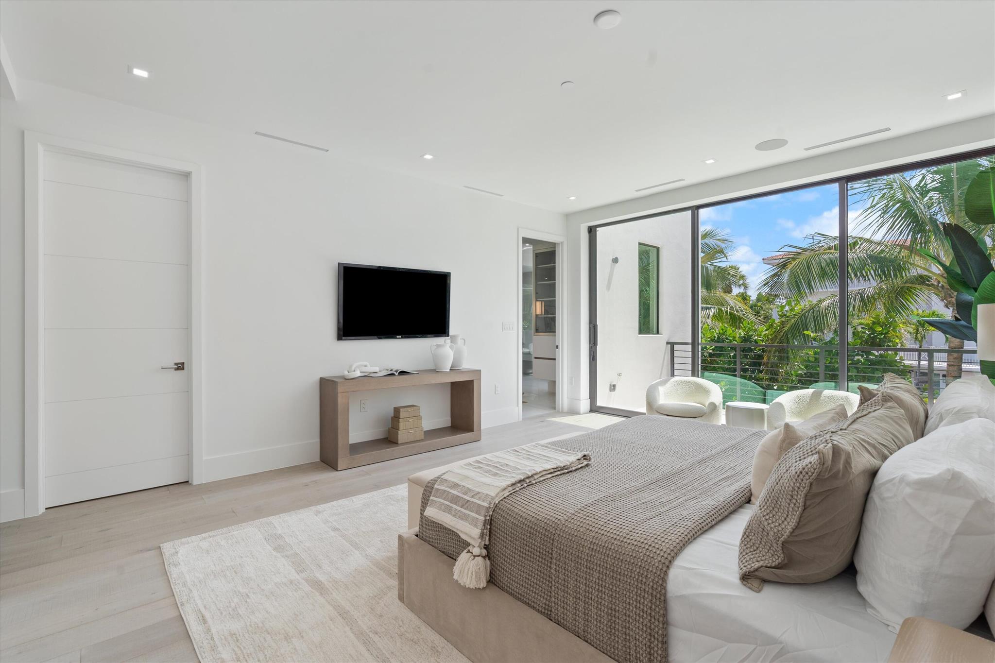 1066 Del Harbour Drive