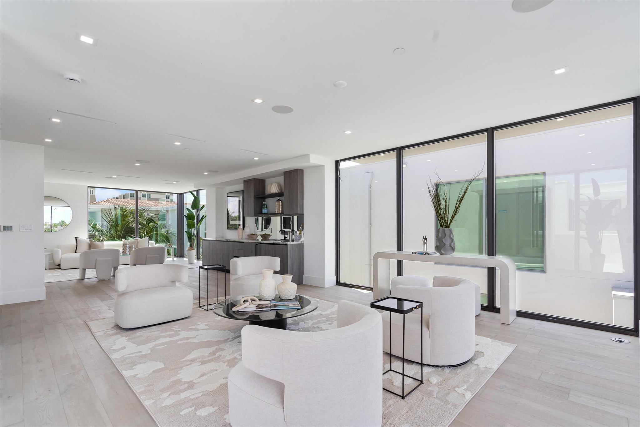 1066 Del Harbour Drive