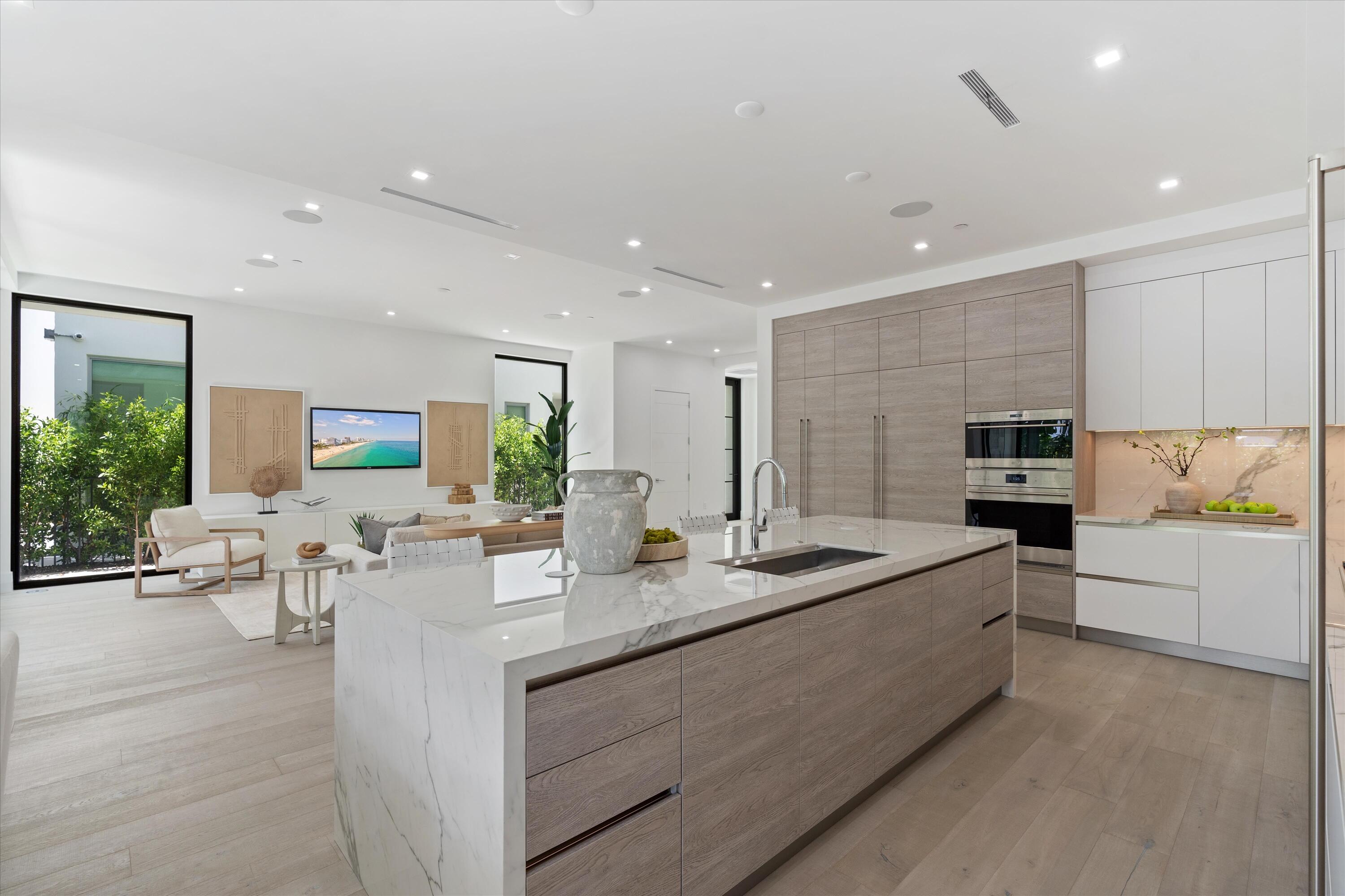 1066 Del Harbour Drive