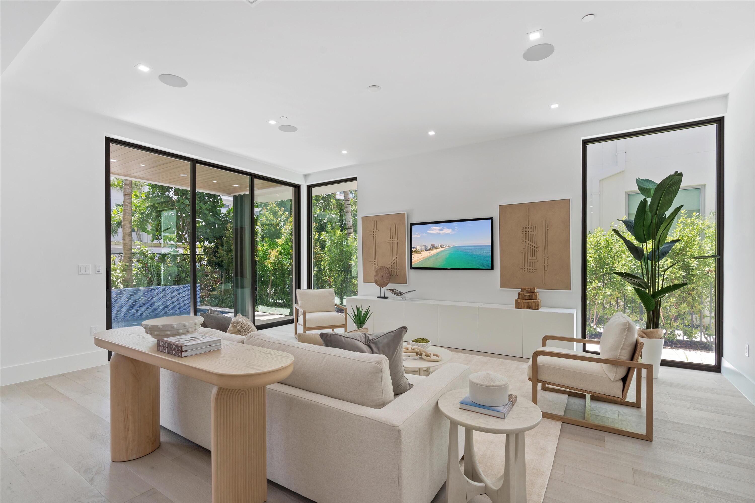 1066 Del Harbour Drive