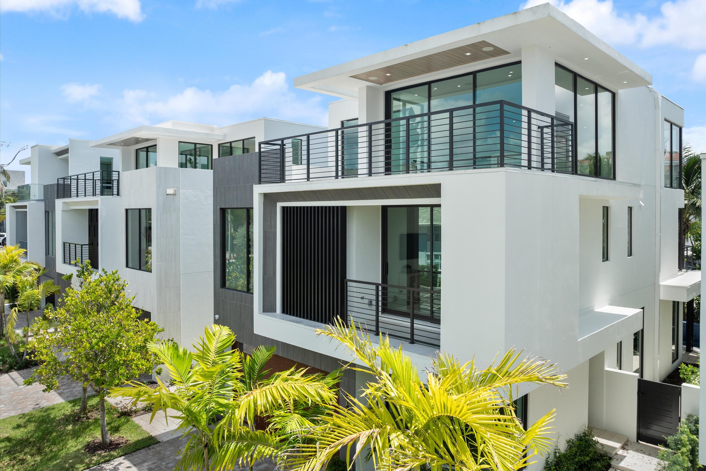 1066 Del Harbour Drive