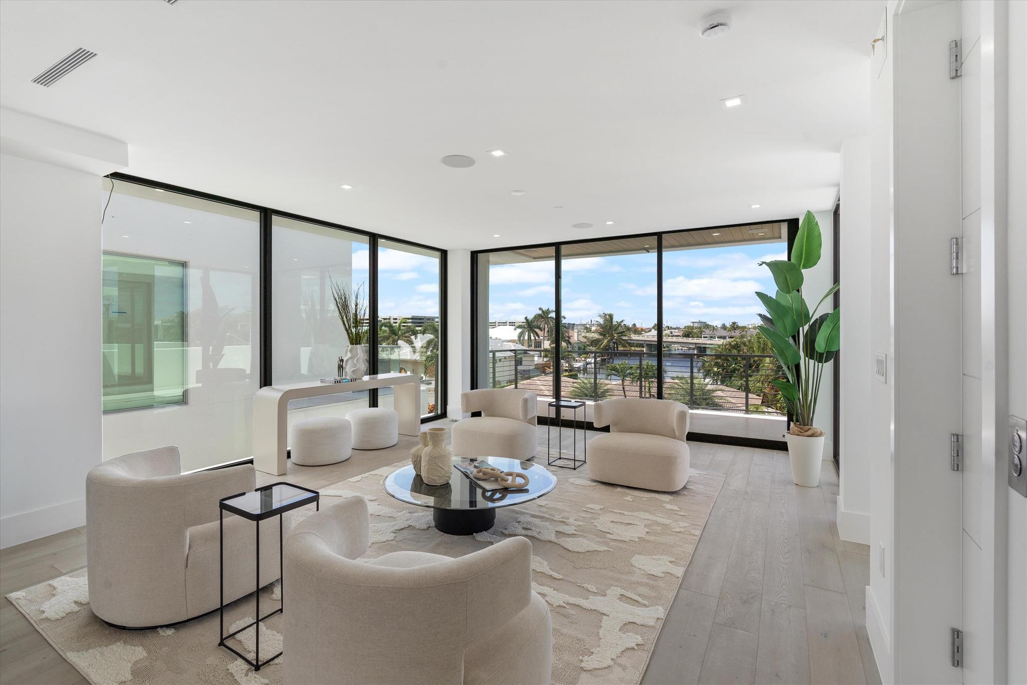 1066 Del Harbour Drive