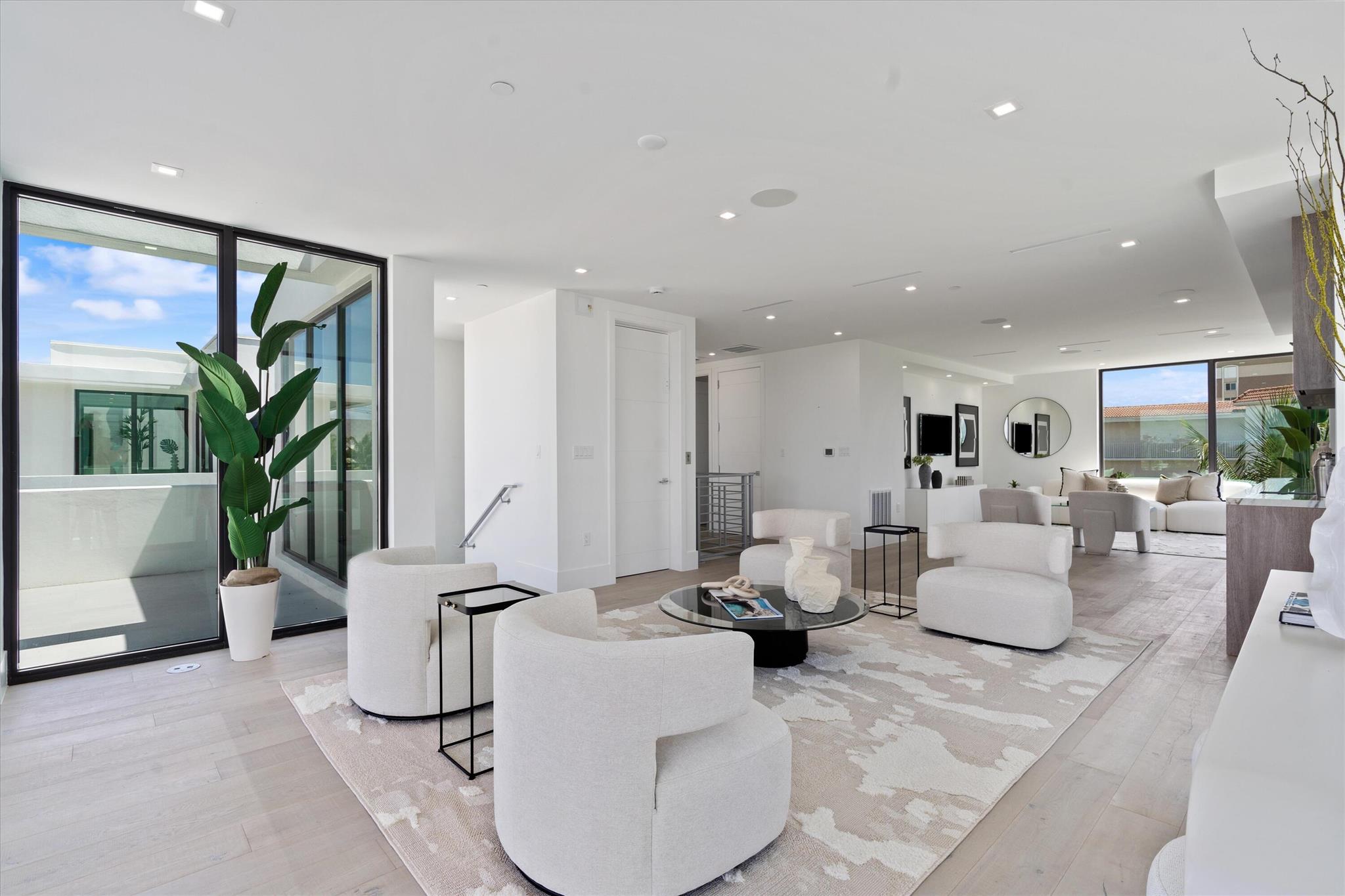 1066 Del Harbour Drive