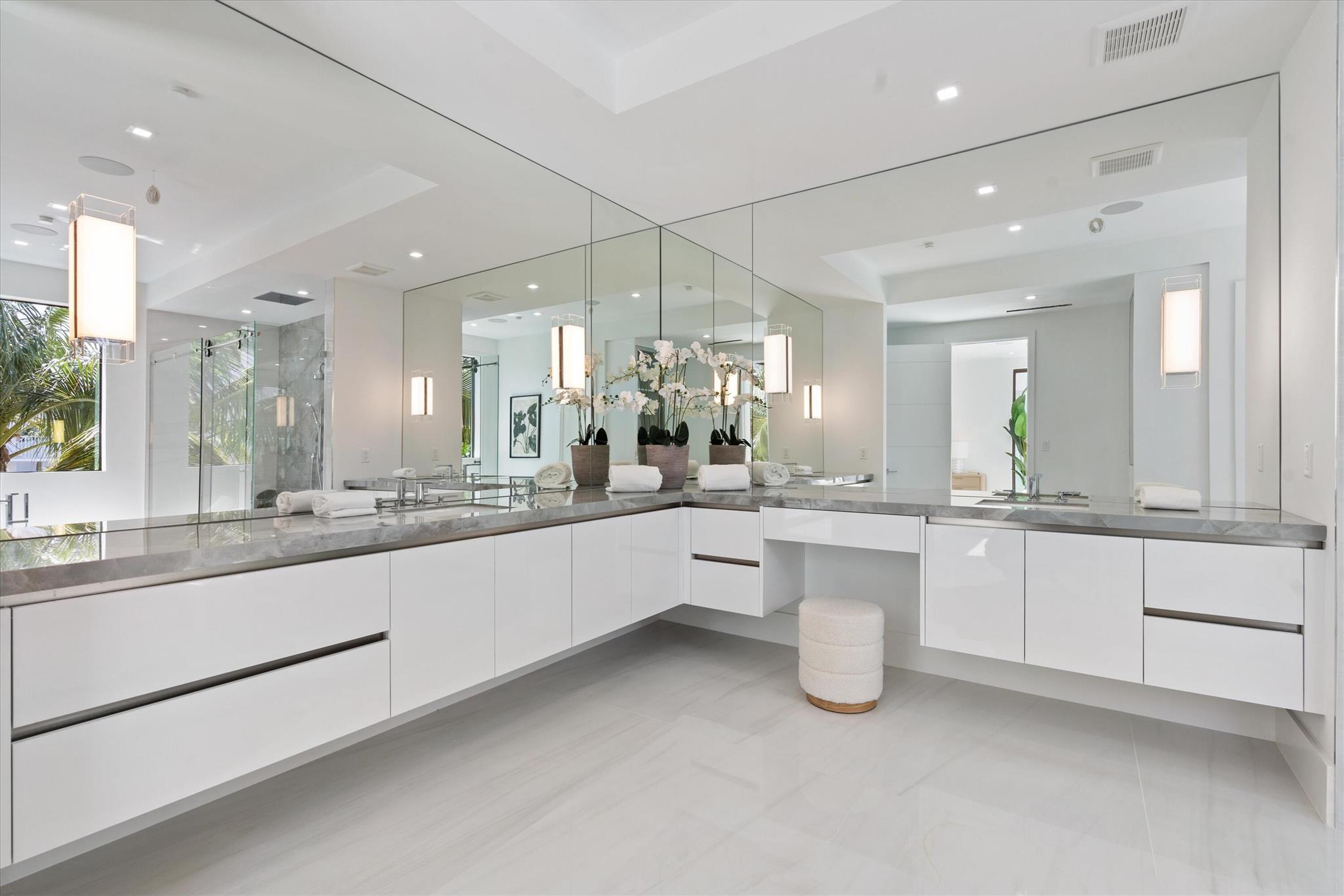 1066 Del Harbour Drive