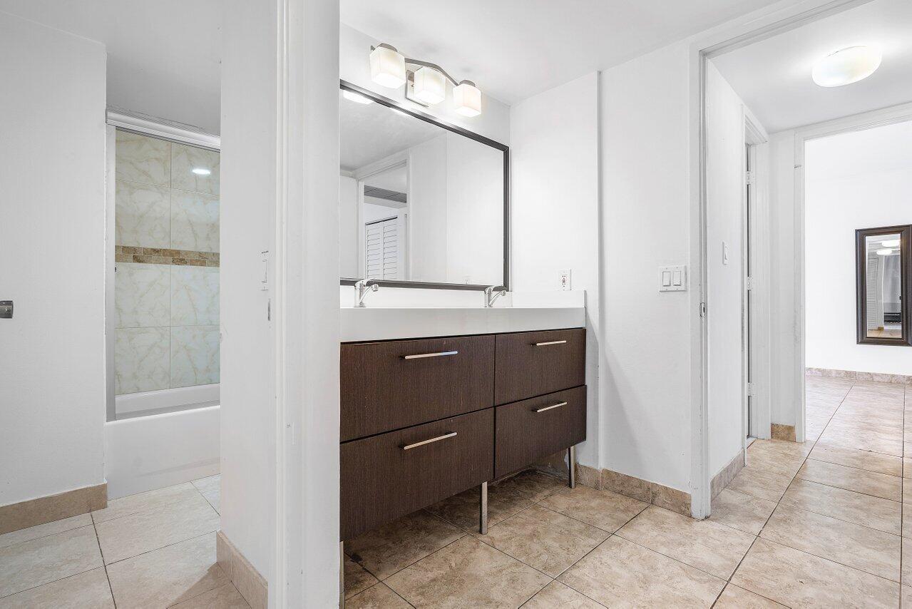 3731 N Country Club Drive Drive 428