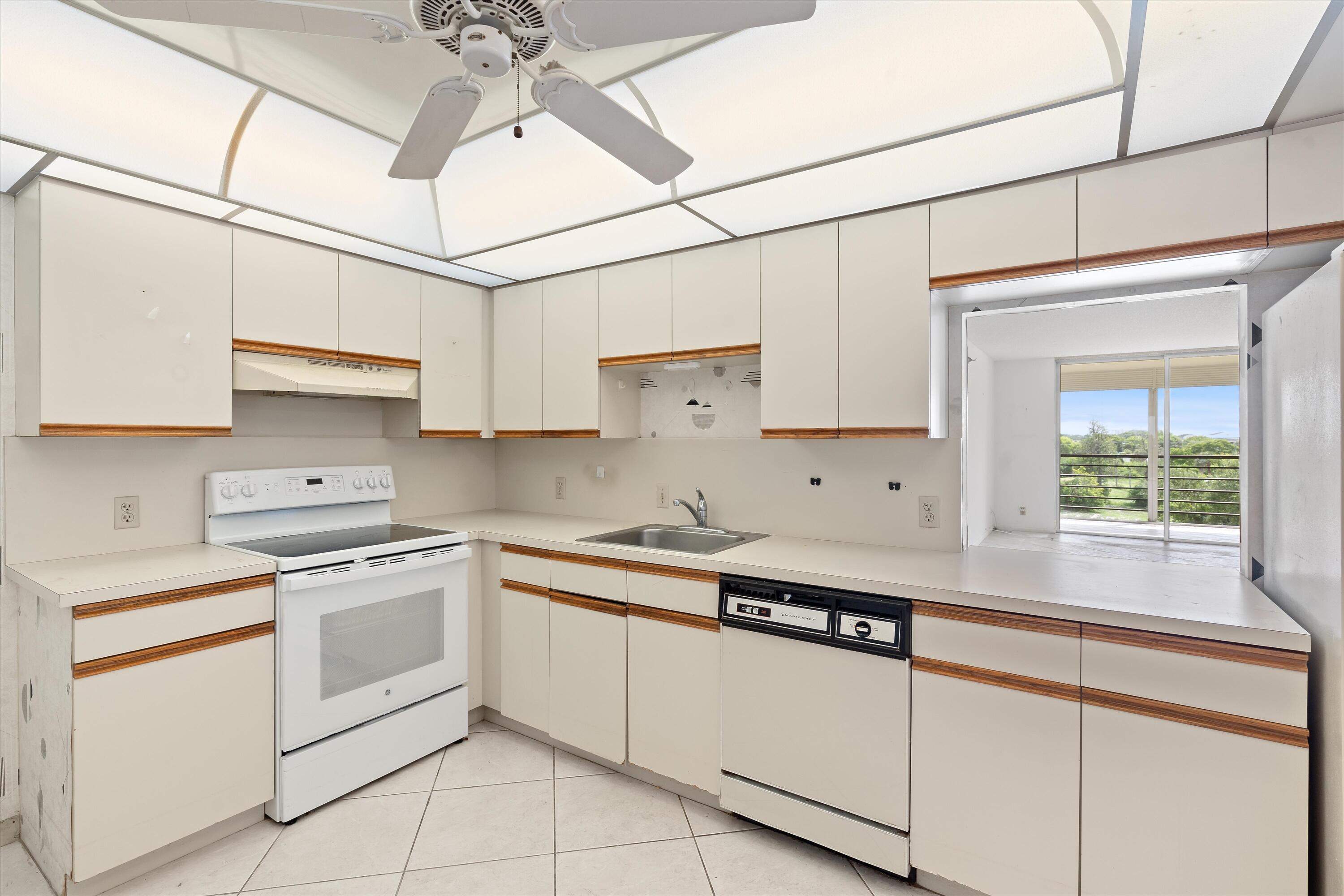 5340 NW 2nd Avenue Ph-29