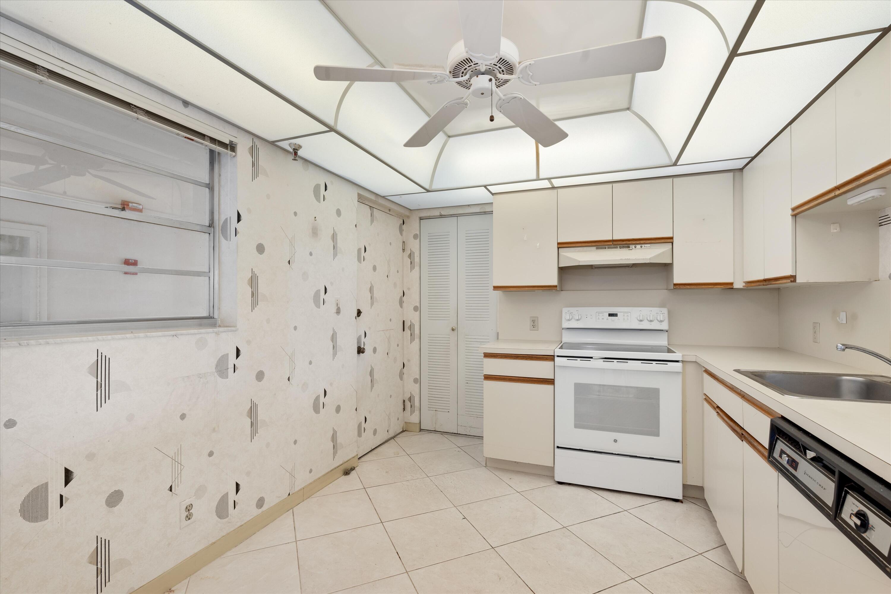 5340 NW 2nd Avenue Ph-29