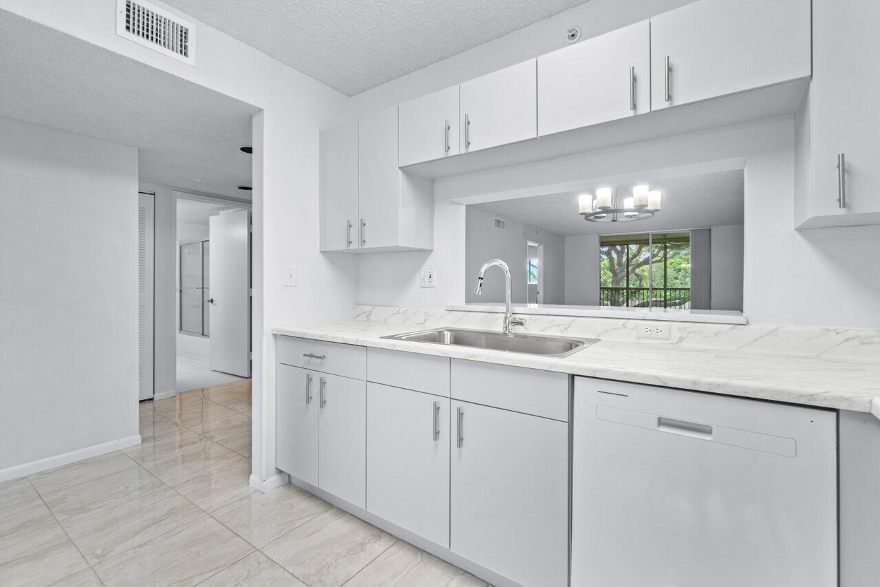 4734 Lucerne Lakes Boulevard 204