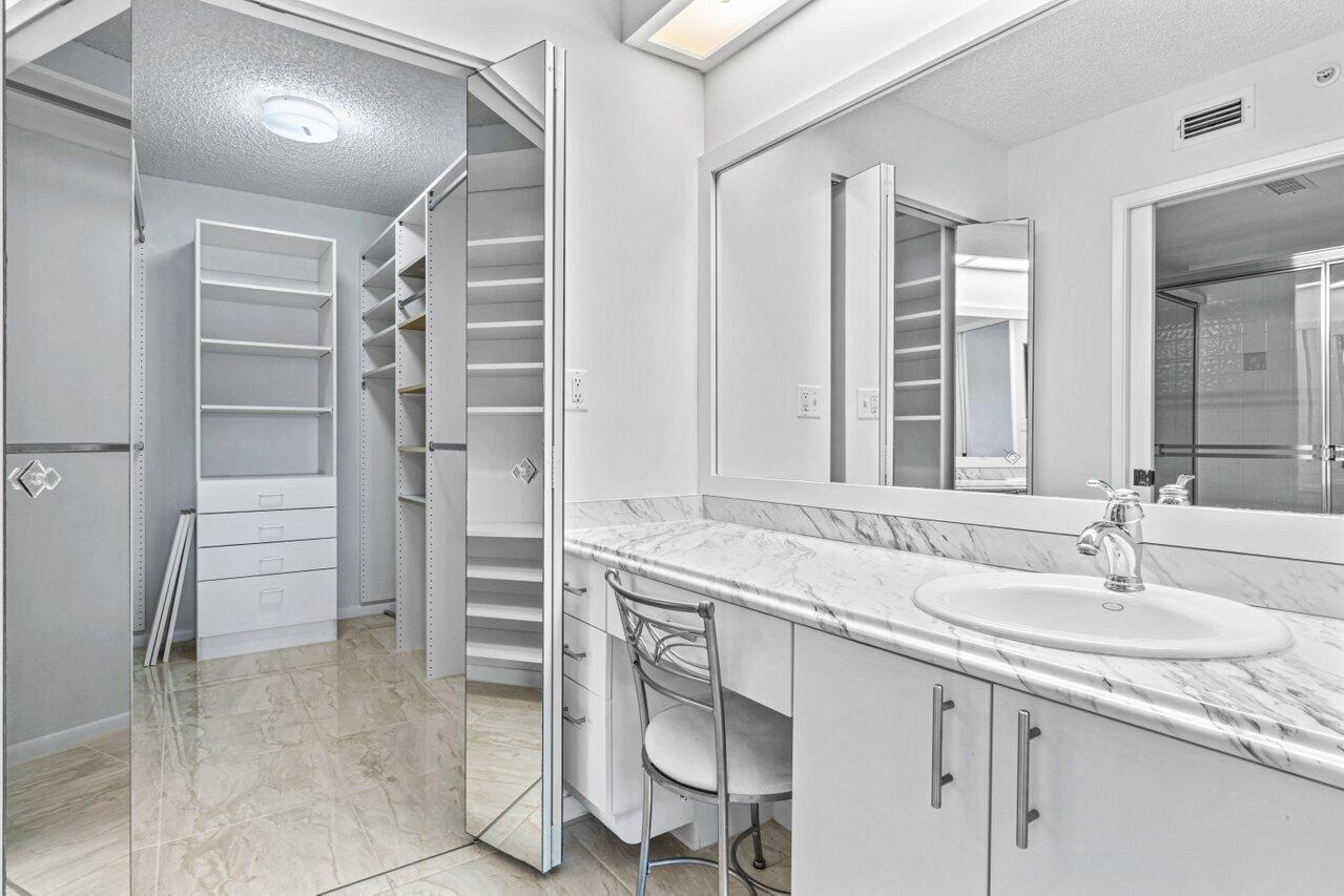 4734 Lucerne Lakes Boulevard 204