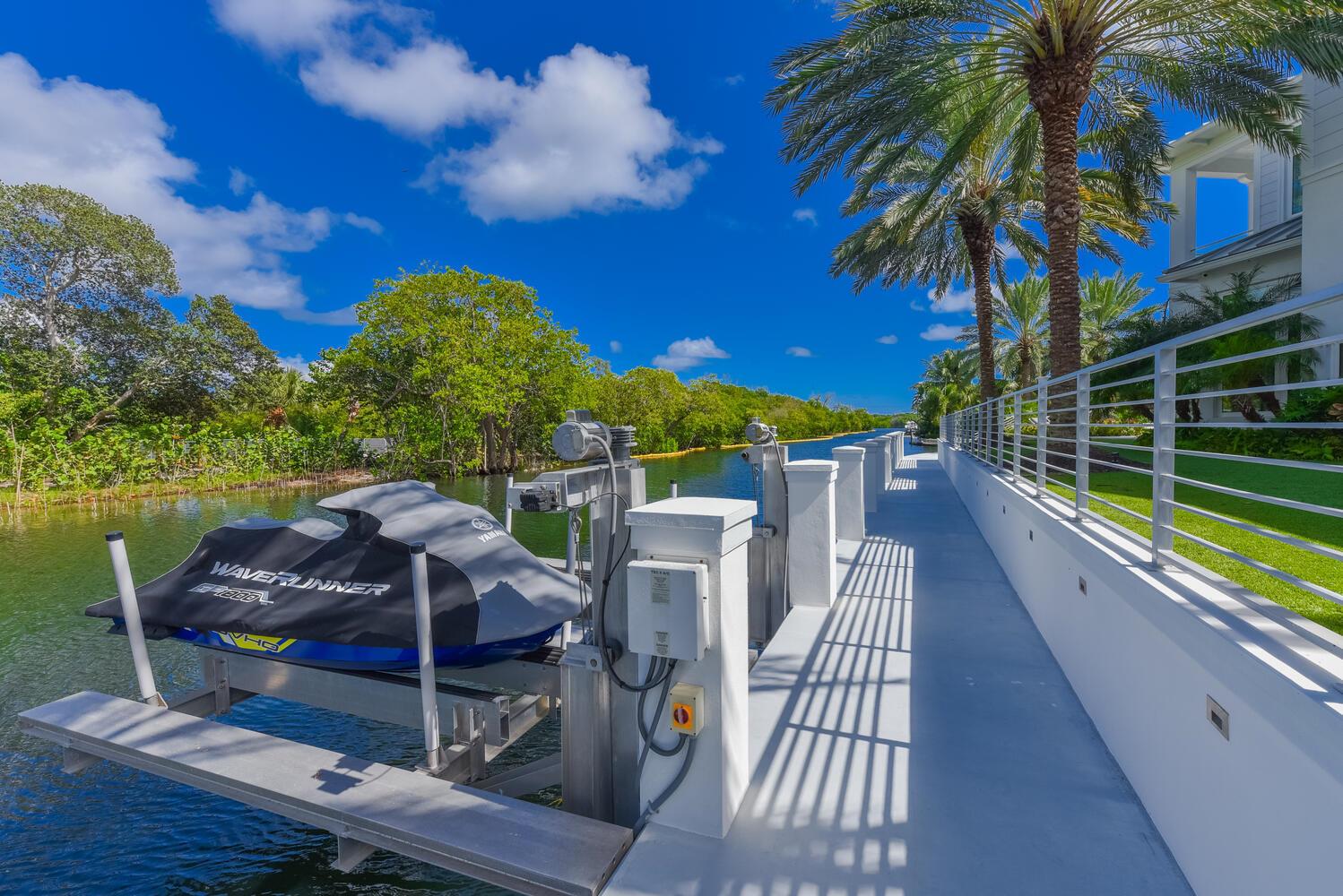 551 NE Waterway Lane