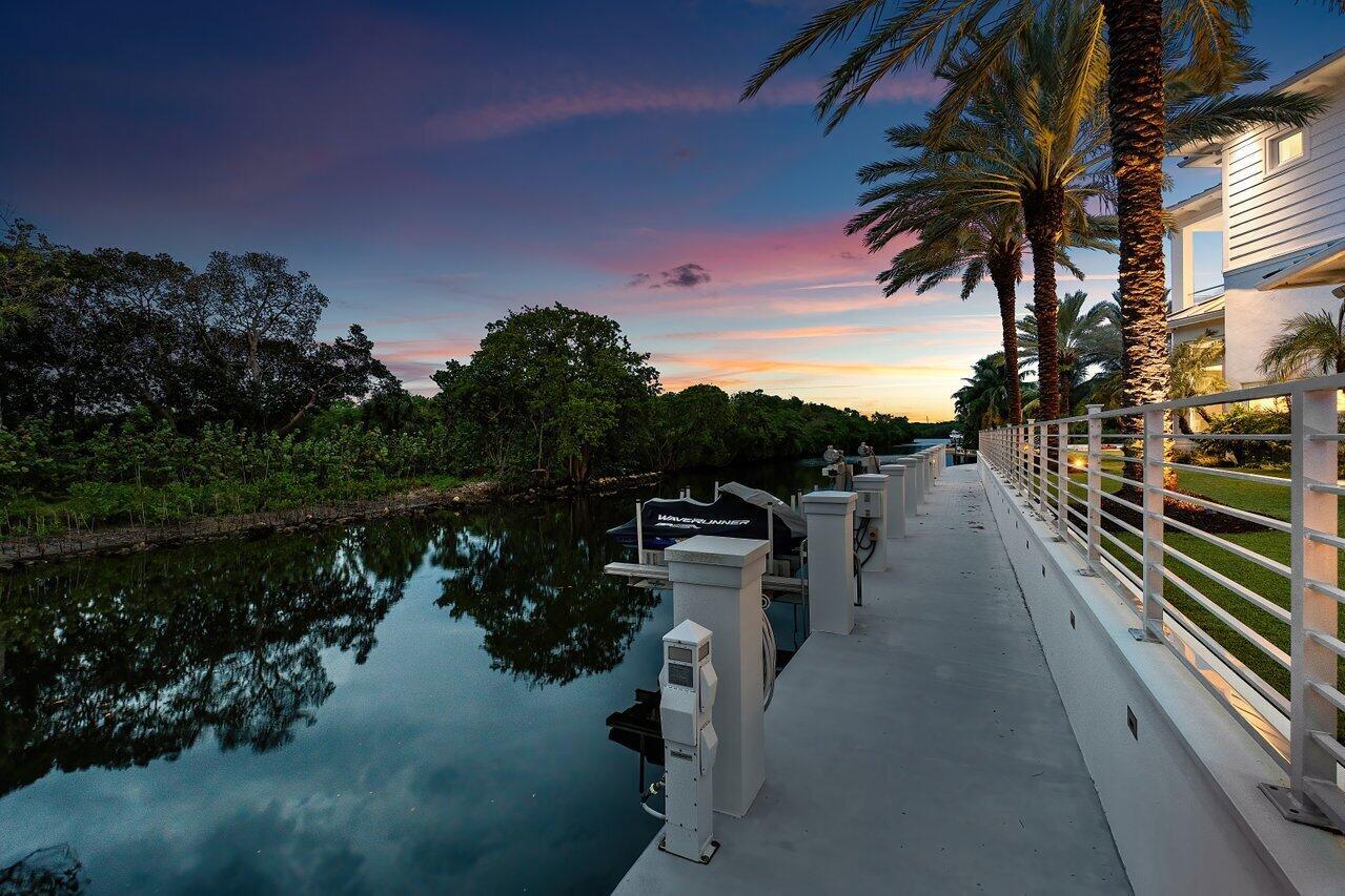 551 NE Waterway Lane