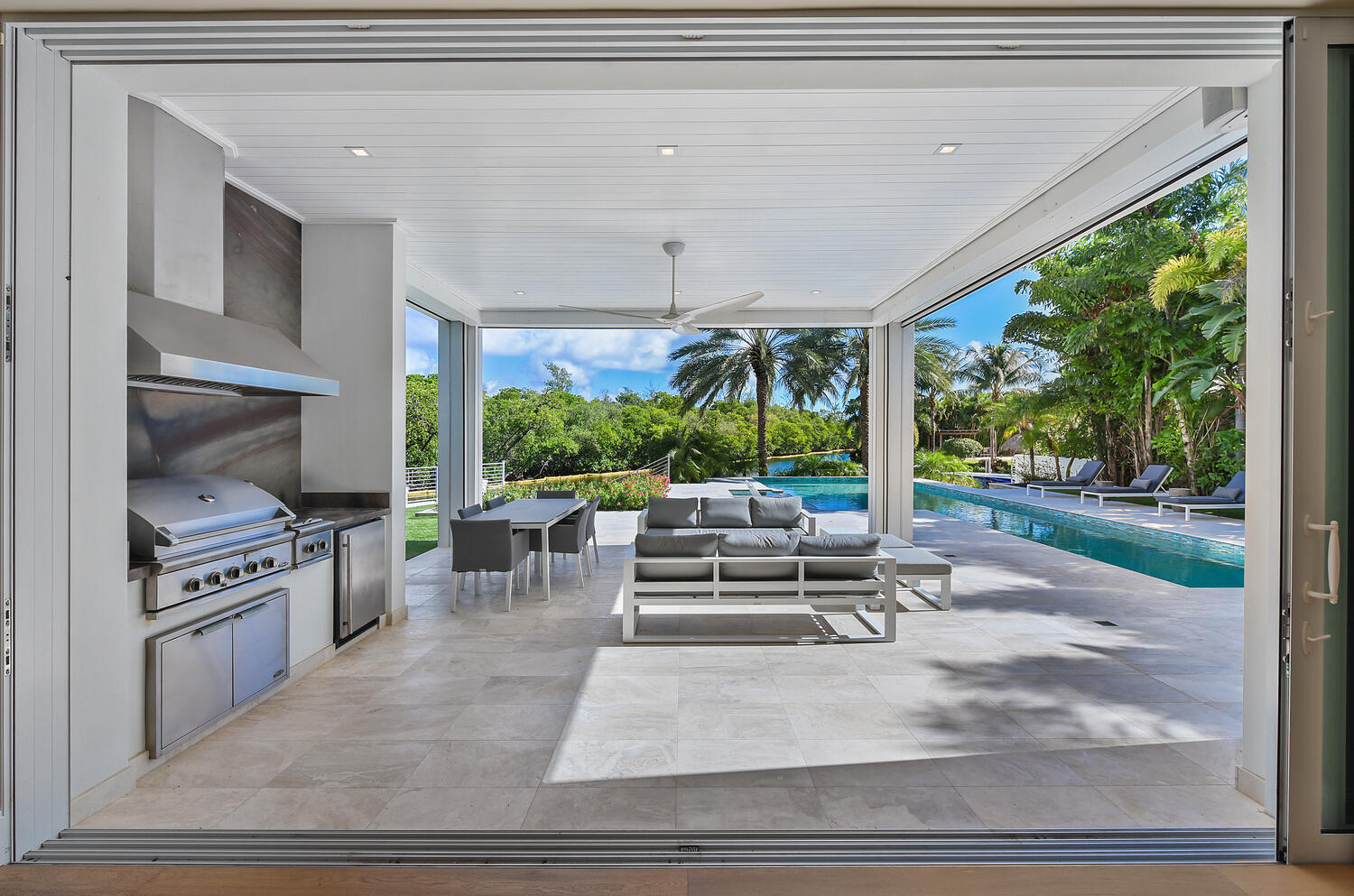 551 NE Waterway Lane