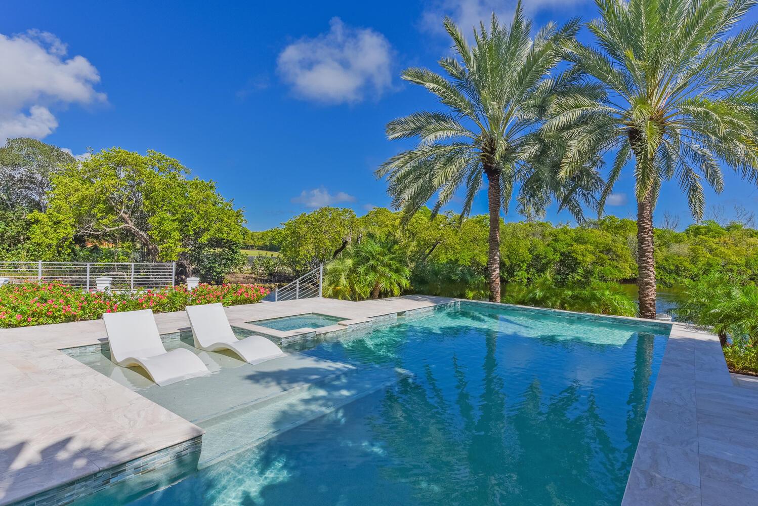 551 NE Waterway Lane