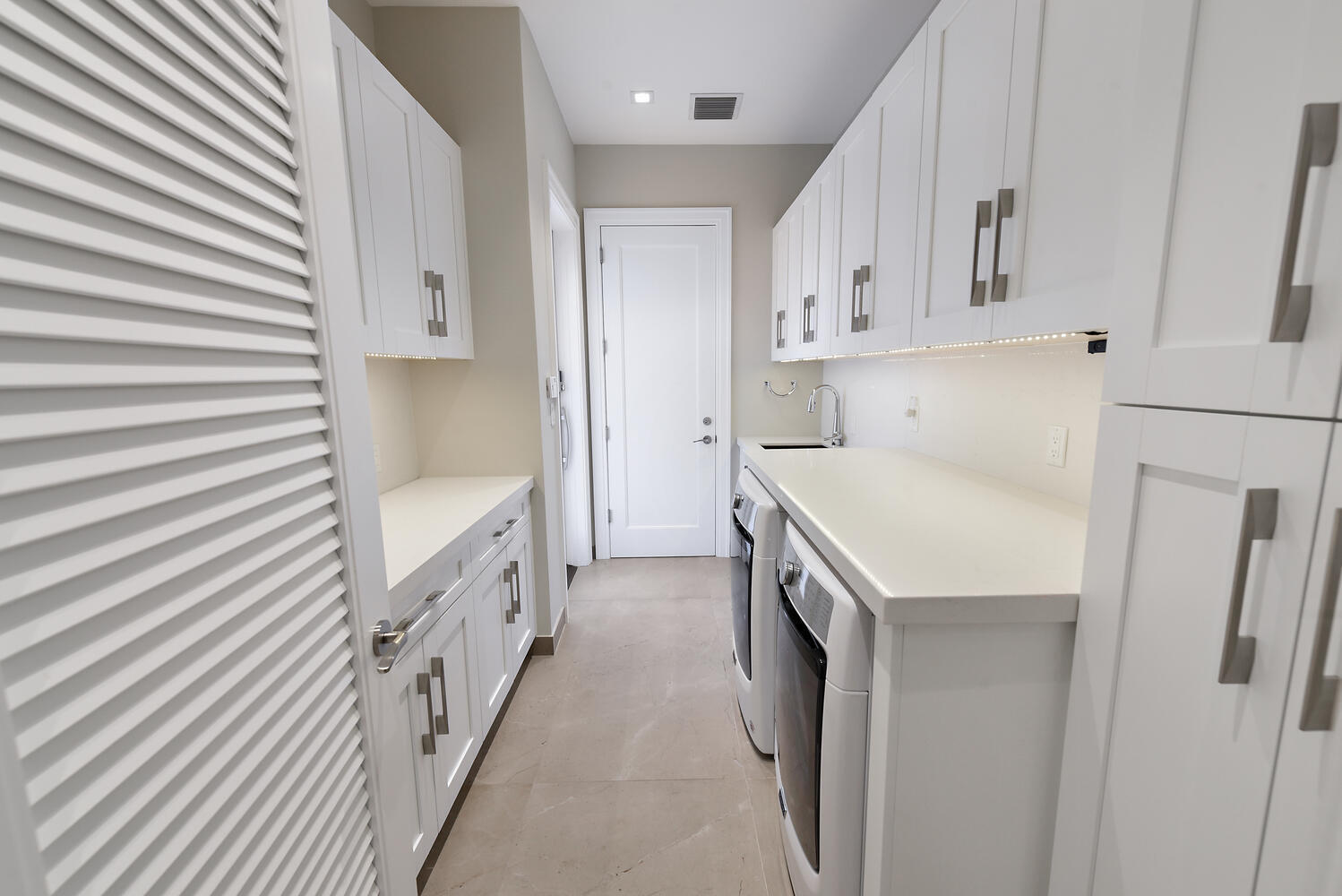 551 NE Waterway Lane