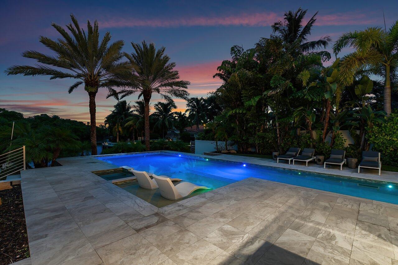 551 NE Waterway Lane