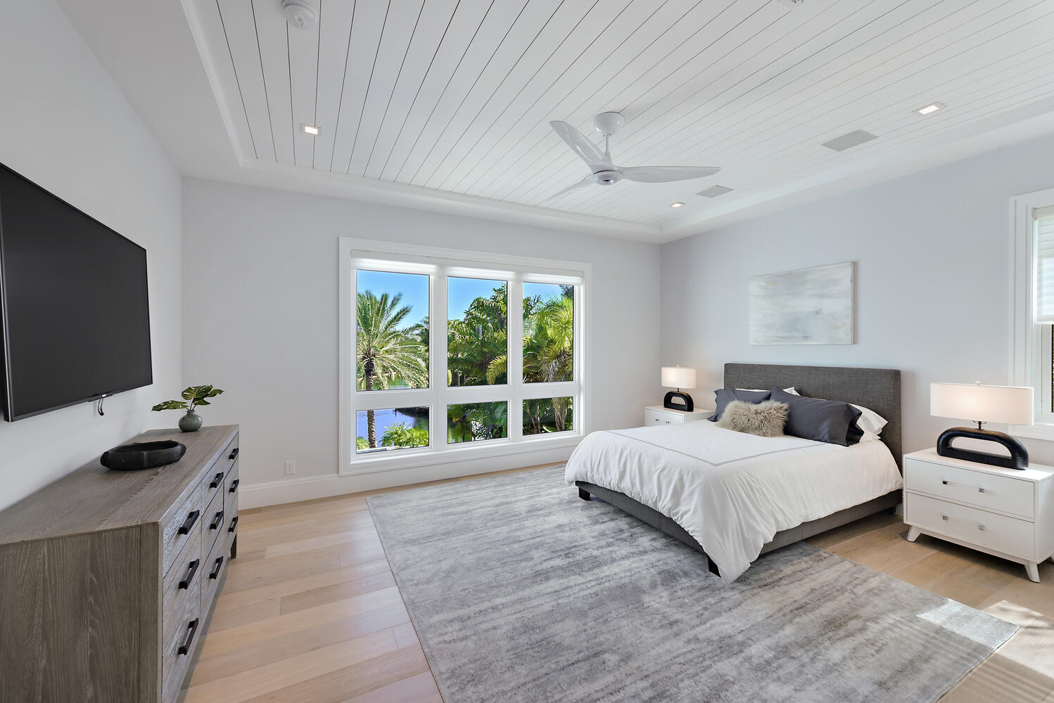 551 NE Waterway Lane