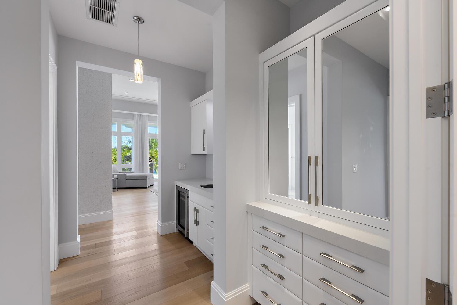 551 NE Waterway Lane