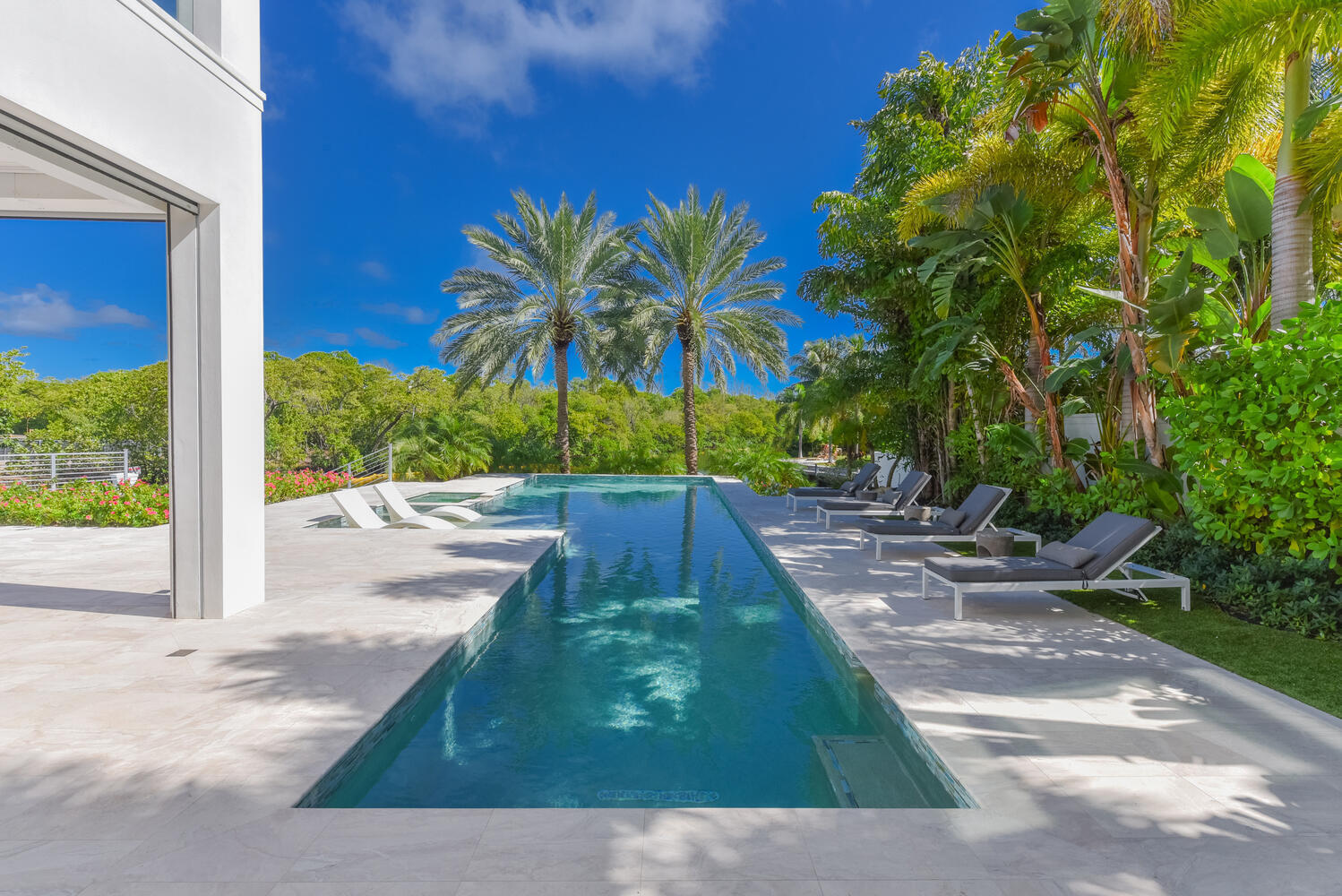 551 NE Waterway Lane