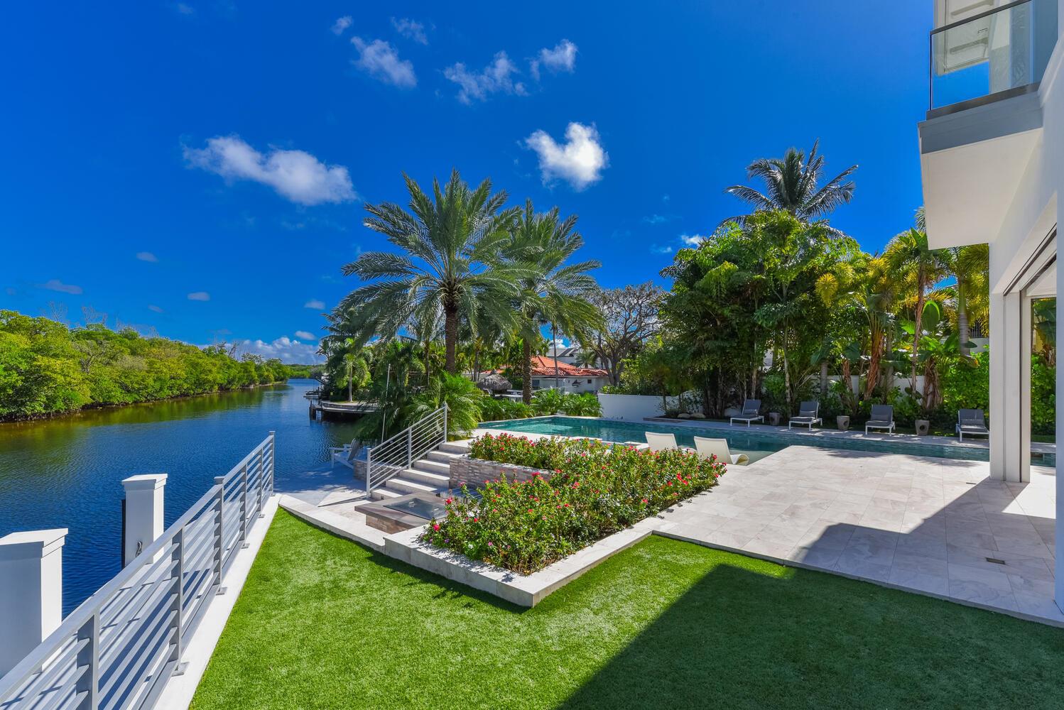 551 NE Waterway Lane