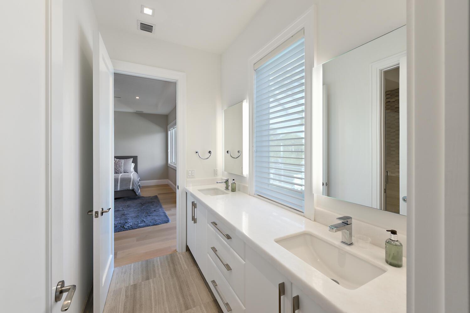 551 NE Waterway Lane