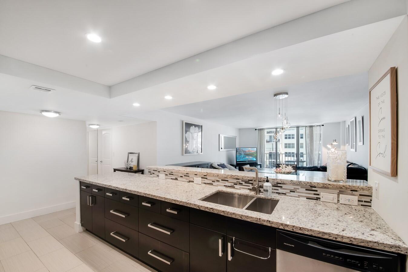 1147 Hillsboro Mile 505, Hillsboro Beach Unit: 505