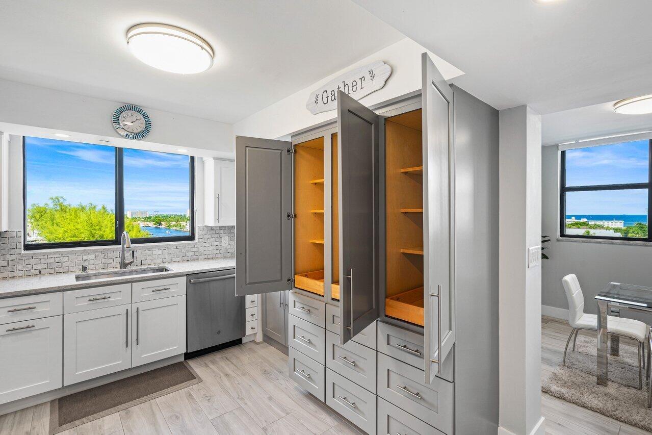 2900 NE 14th St Causeway 807