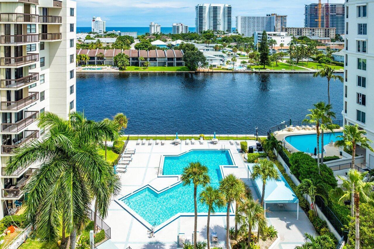 2900 NE 14th St Causeway 807