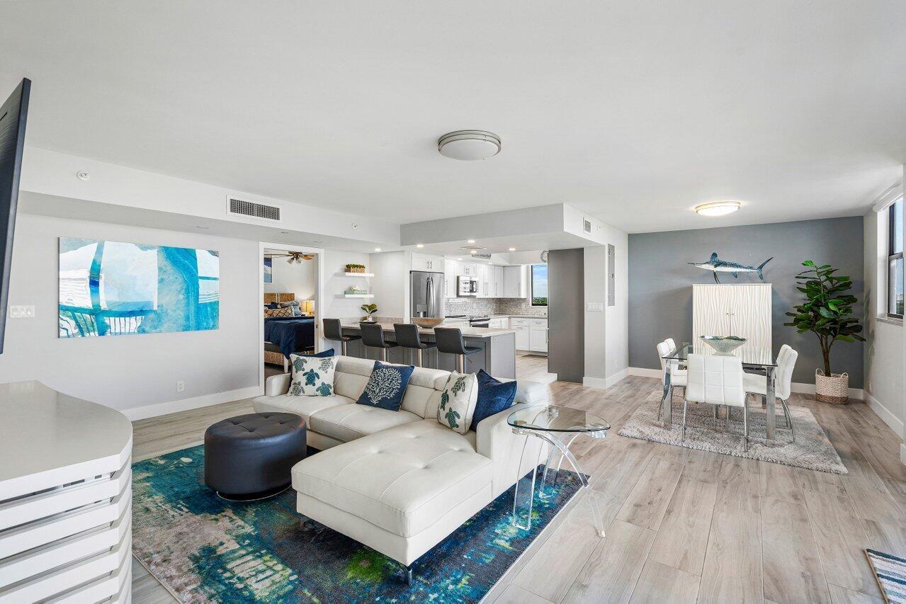 2900 NE 14th St Causeway 807