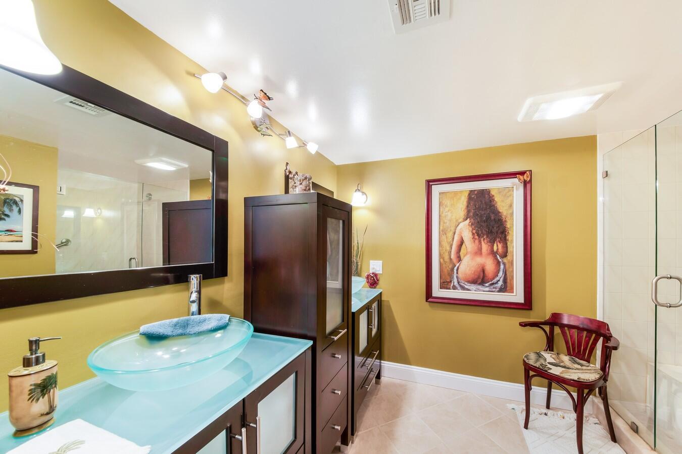 3100 NE 48th Street Ph10