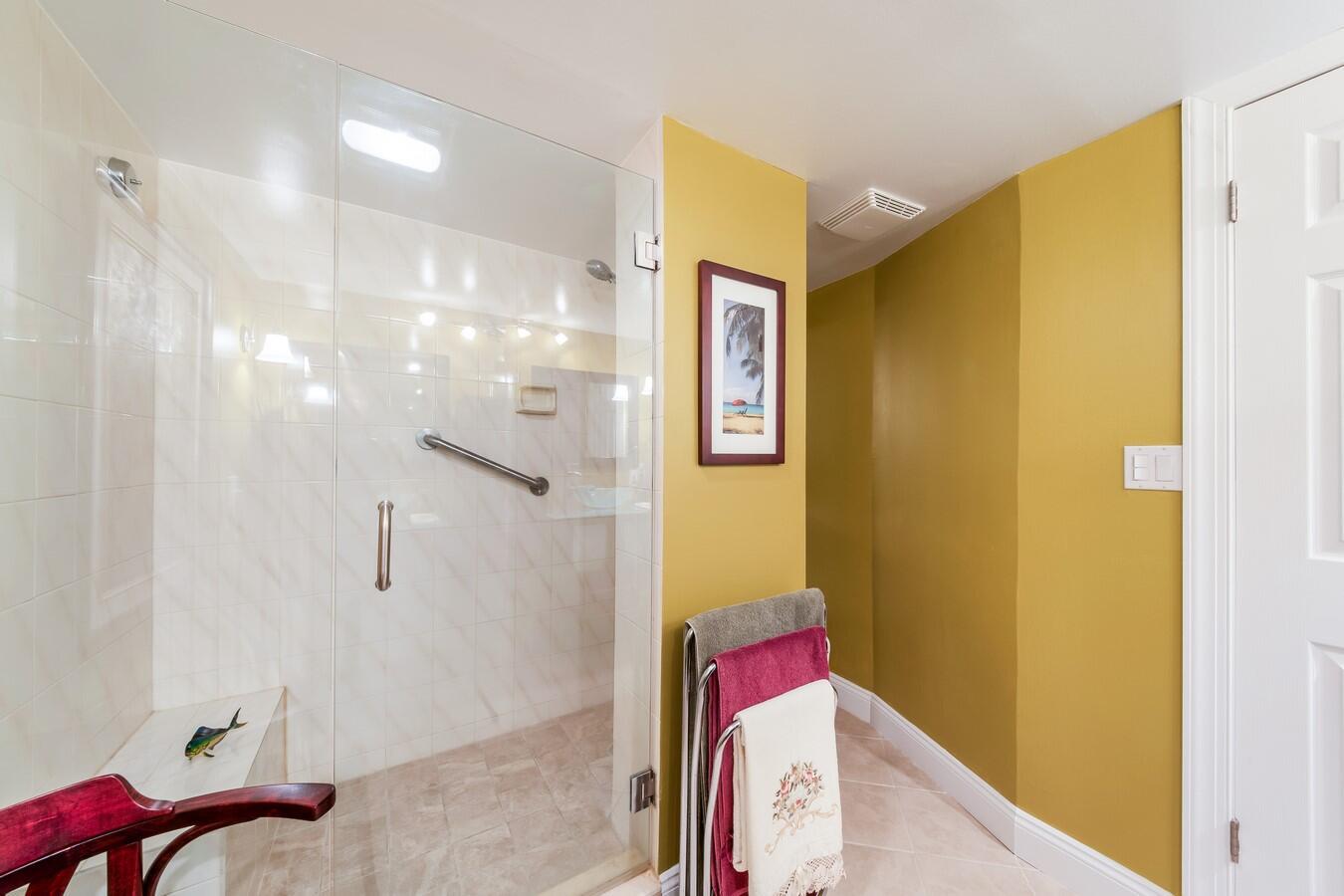 3100 NE 48th Street Ph10