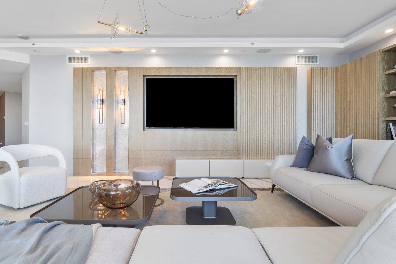 17301 Biscayne Boulevard 1110