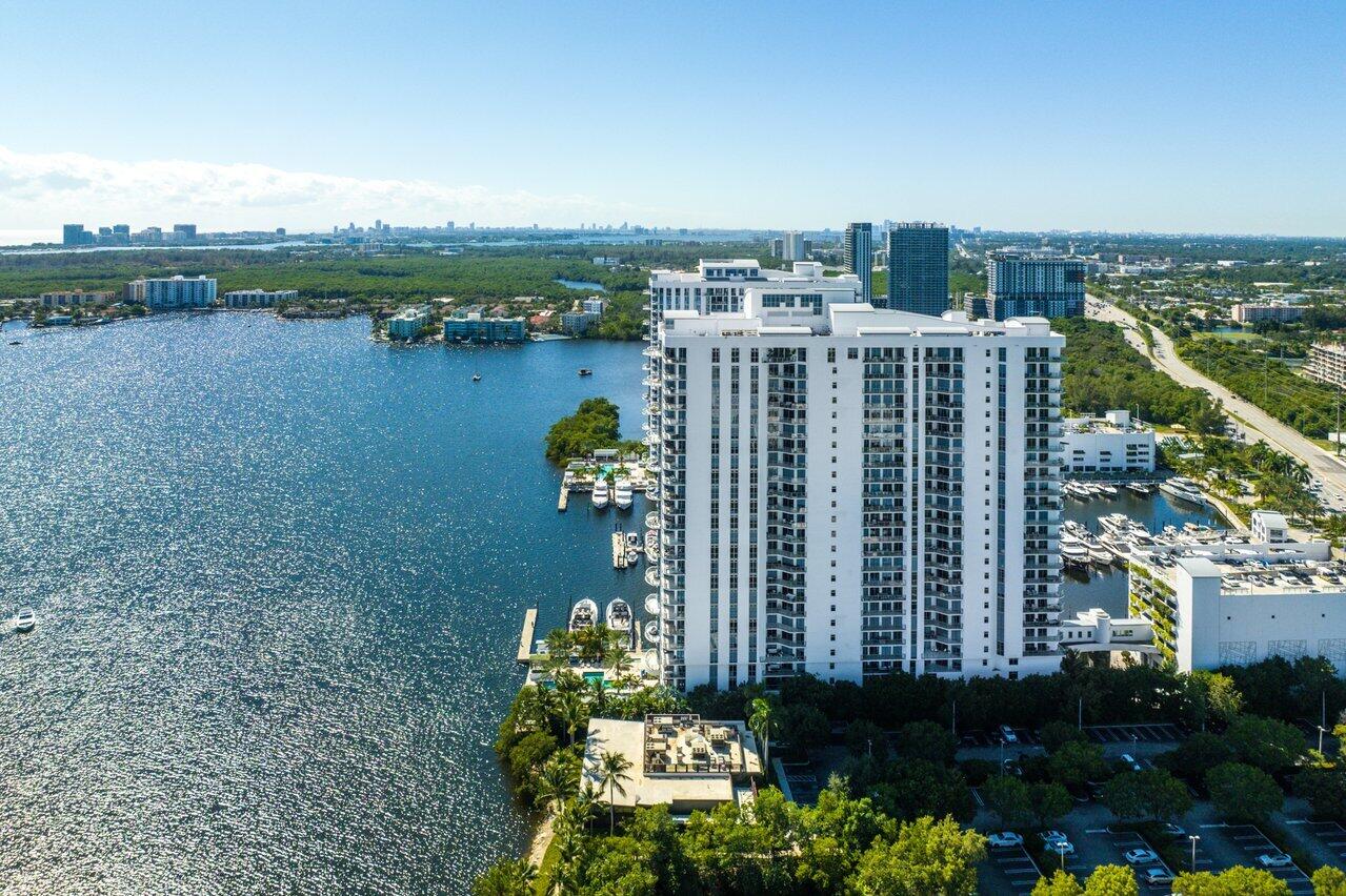 17301 Biscayne Boulevard 1110