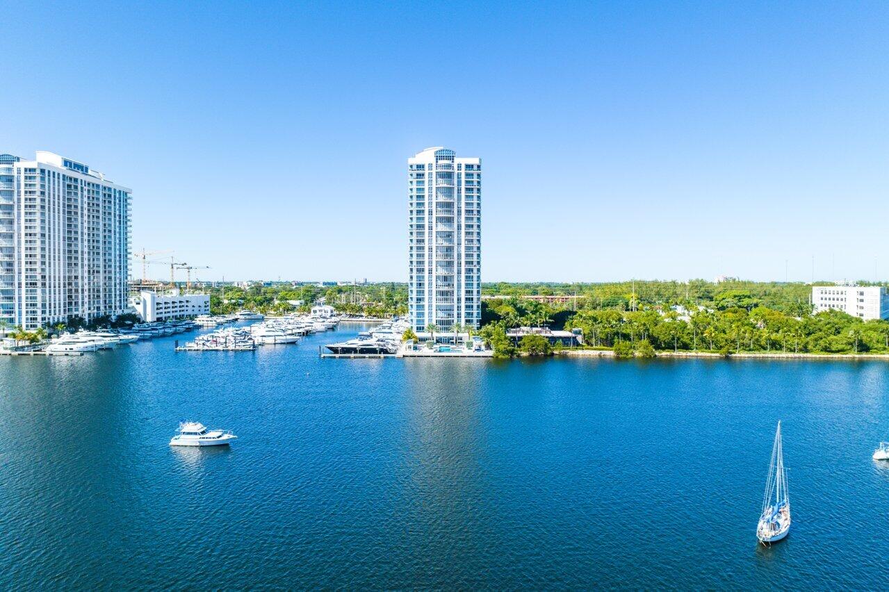 17301 Biscayne Boulevard 1110