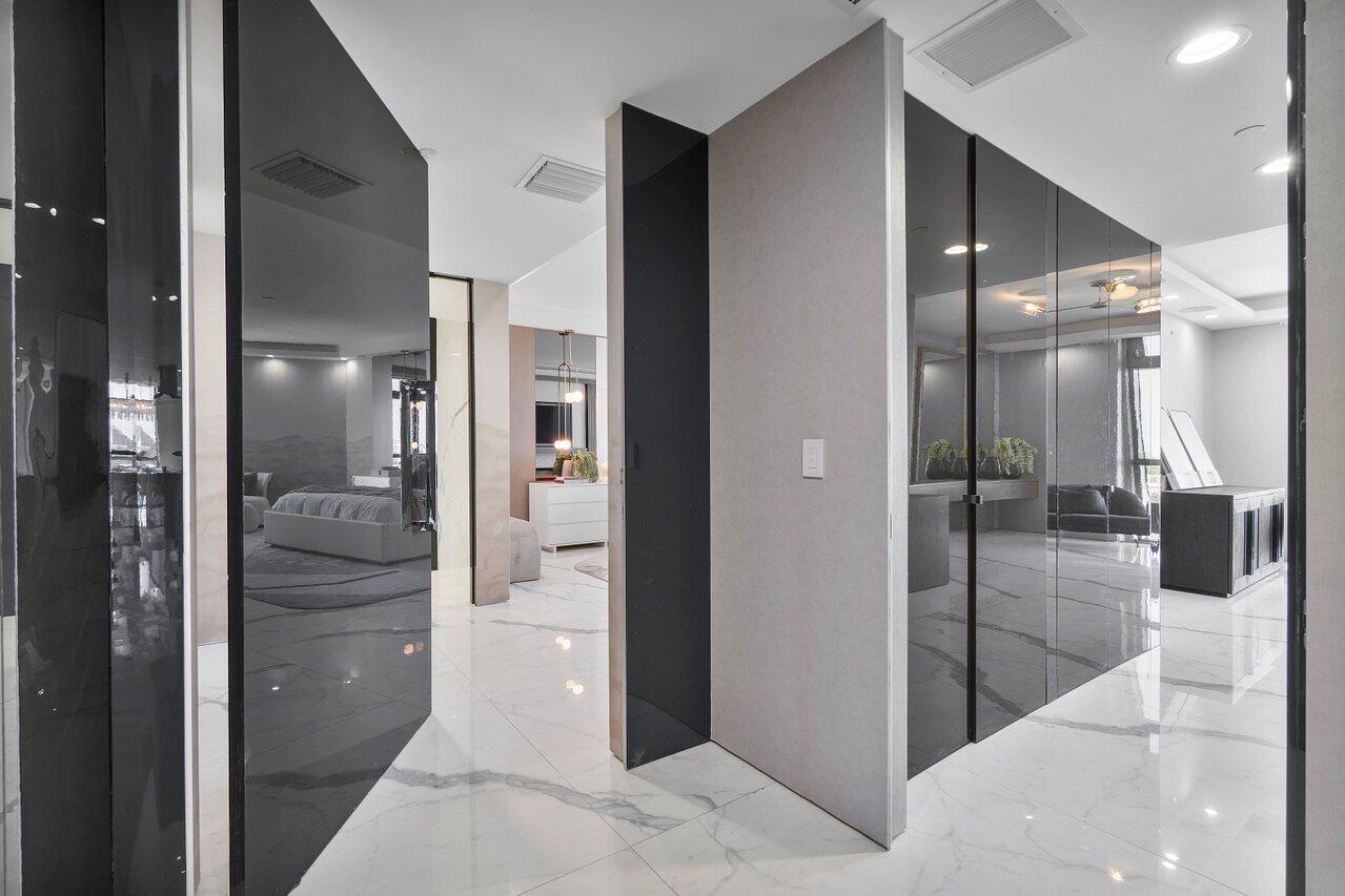 17301 Biscayne Boulevard 1110