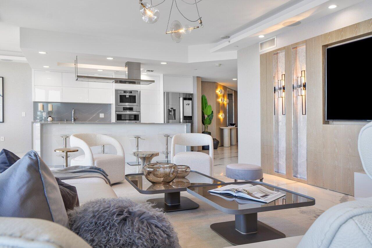 17301 Biscayne Boulevard 1110