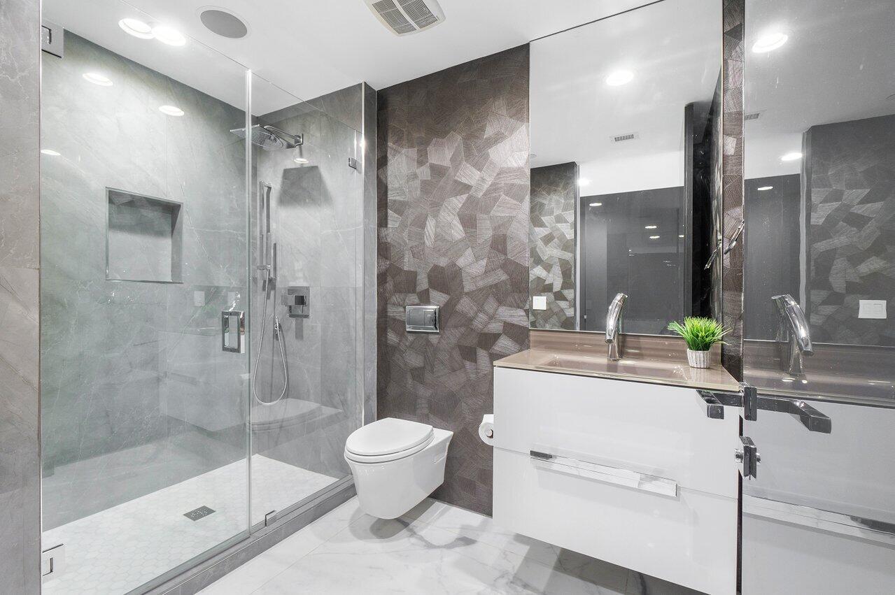 17301 Biscayne Boulevard 1110