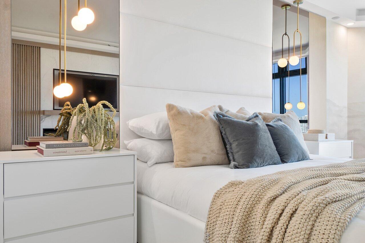 17301 Biscayne Boulevard 1110