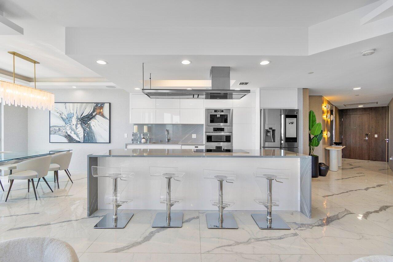 17301 Biscayne Boulevard 1110