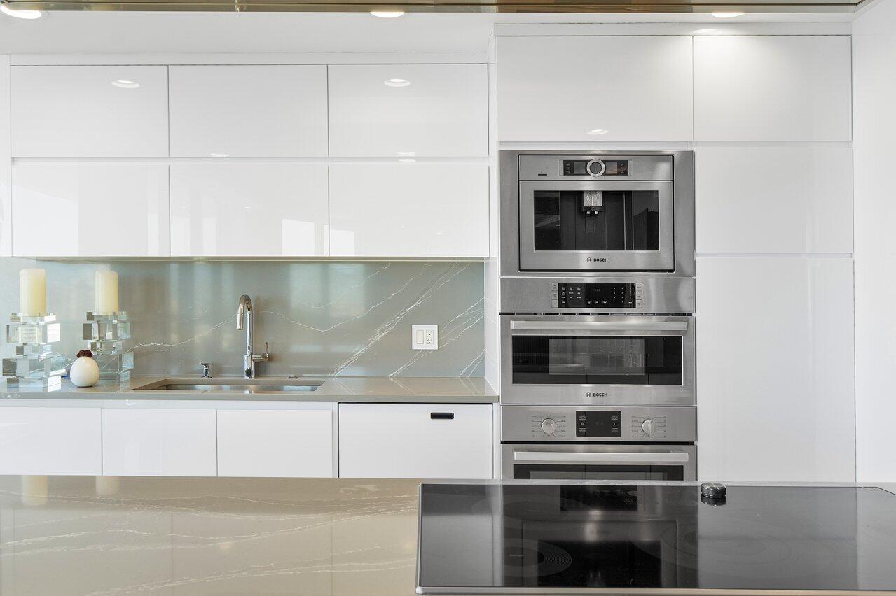 17301 Biscayne Boulevard 1110